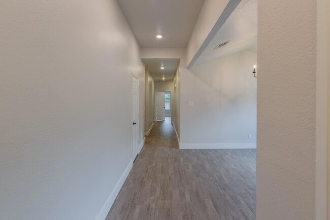 Building Photo - 3213 Canyon Ledge Cove