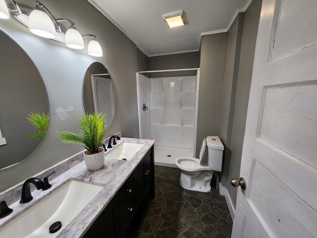 Building Photo - 56 Exposition Terrace