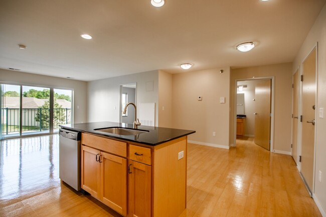 Interior Photo - Overlook Ridge