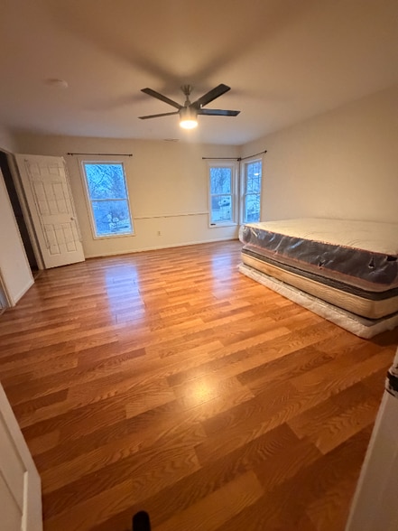 Building Photo - 9216 Crandall Rd