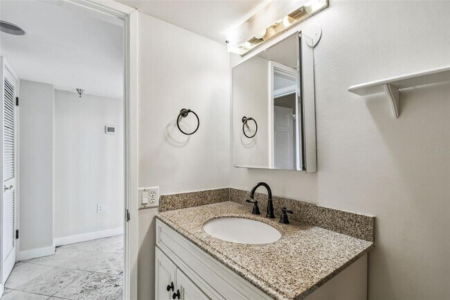 Building Photo - 2413 Bayshore Blvd