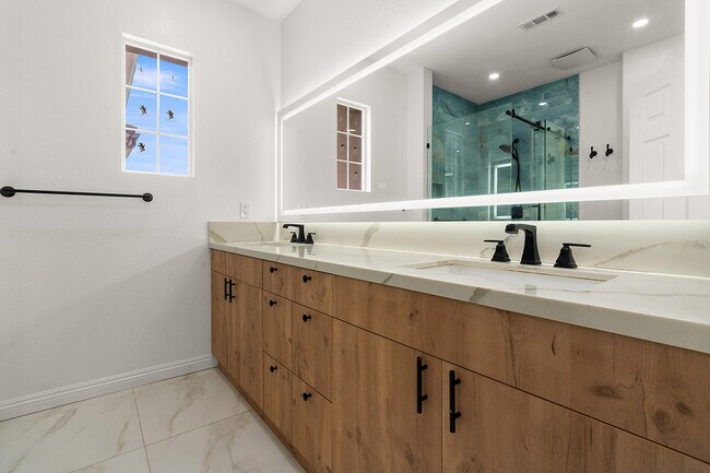 Building Photo - 7116 Torrey Mesa Ct