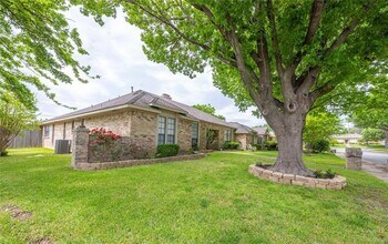 Building Photo - 7111 Pleasant View Dr