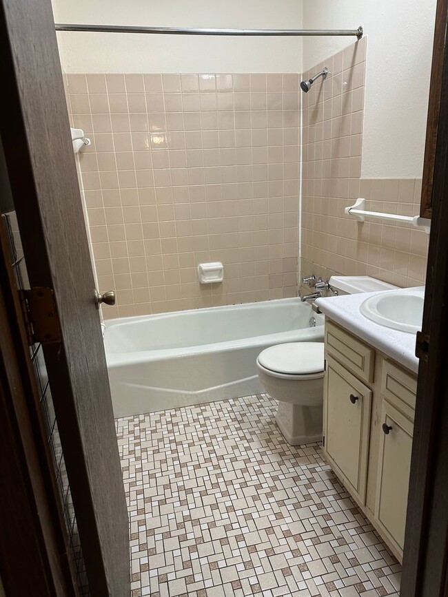 Building Photo - One Bedroom