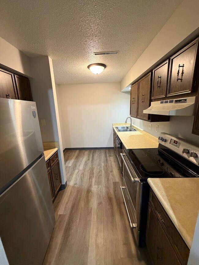 Building Photo - 3401 Blackhawk Rd