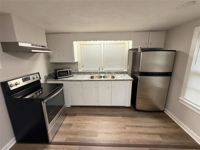 Building Photo - 108 Lambert Dr