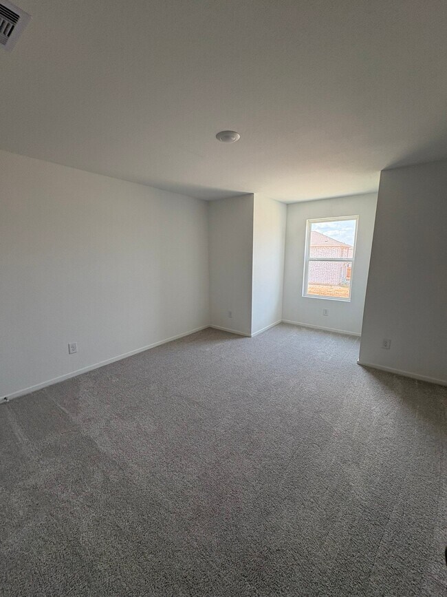 Building Photo - 16810 Great Highlands Dr