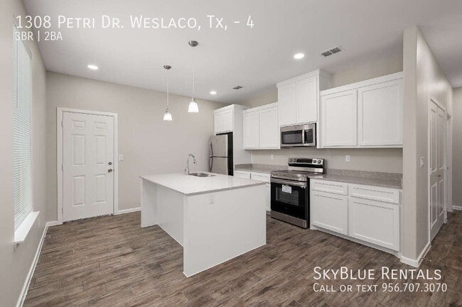 Building Photo - 1308 Petri Dr