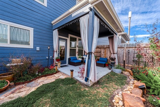 Building Photo - 1726 Summerlyn Ter Dr