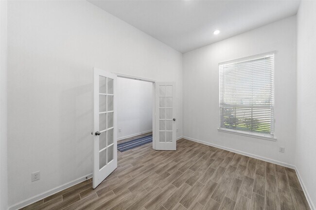 Building Photo - 11107 Willamer St