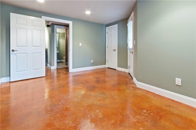 Building Photo - 3239 Mill Chase Cir SE