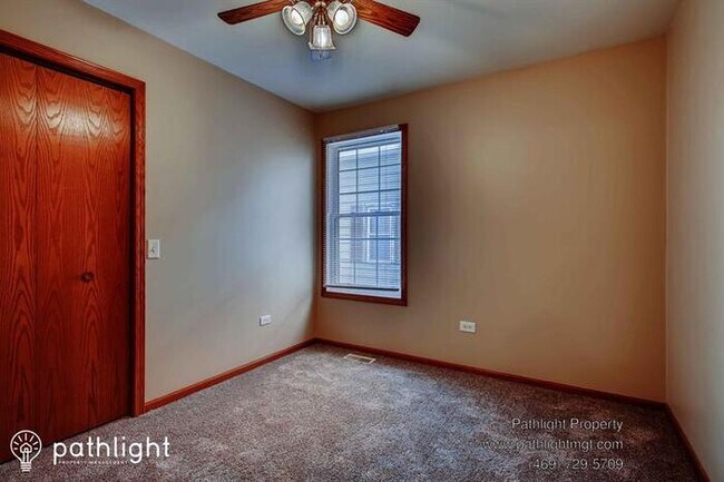 Building Photo - 225 E North St, Manhattan, IL, 60442