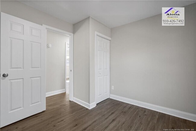 Building Photo - 1315 Cade Hill Ave