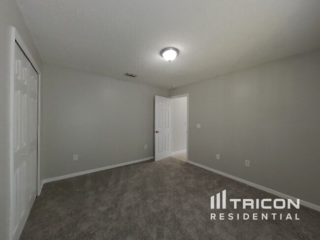 Building Photo - 3269 Hunters Chase Loop