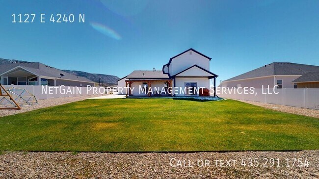 Building Photo - 1127 4240 N