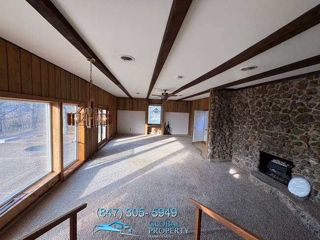 Building Photo - 3 Bedroom Home For Rent