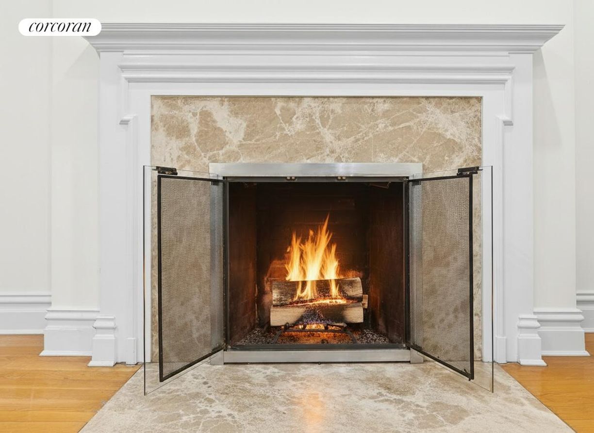 Building Photo - 59 E 75th St