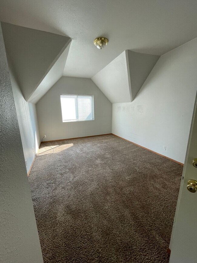 Building Photo - M1614 #1-3