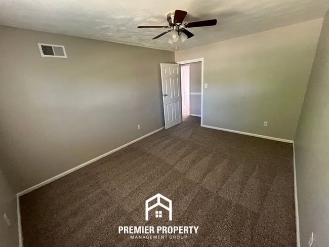 Building Photo - Spacious 4BR/2BA in Whitehaven | 2,000+ SQ FT, Hardwood Floors & Fireplace