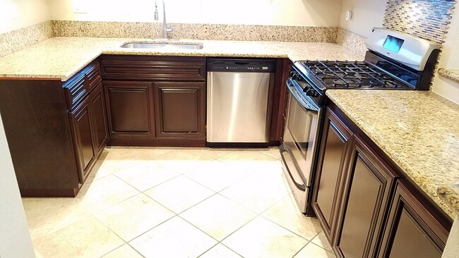 Building Photo - Beautiful 2 Bedroom Home in Irvine