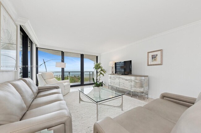 Building Photo - 3000 N Ocean Dr