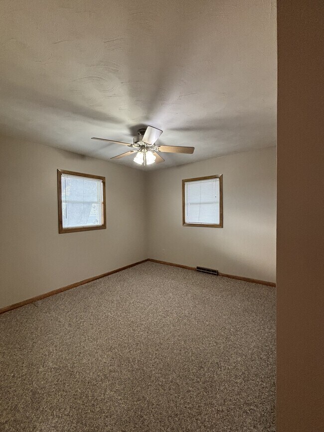 Building Photo - 1001 M St