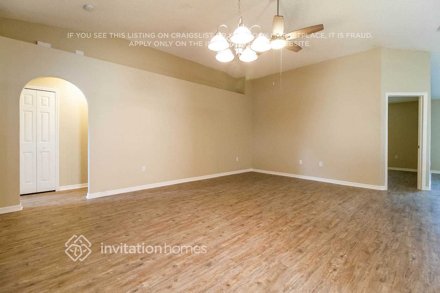 Building Photo - 3913 Upmann Dr