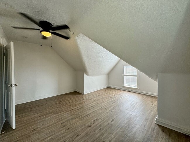 Building Photo - 301 W McMillan St