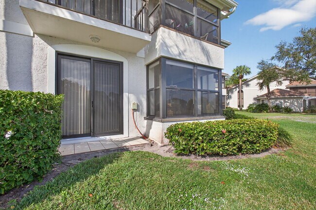 Building Photo - 3940 Back Bay Dr