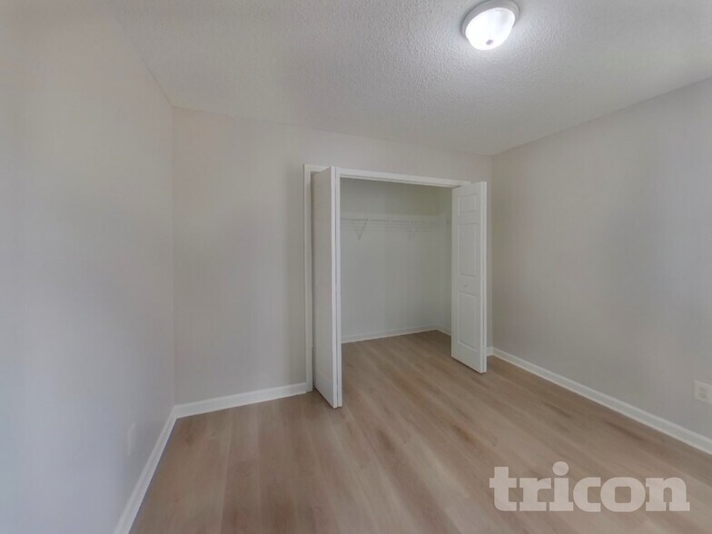 Building Photo - 105 Old Stone Rd