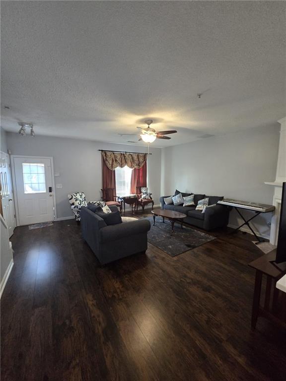 Building Photo - 1090 Kilmington Ct