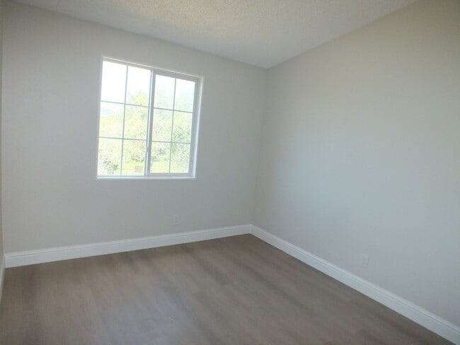 Building Photo - Rescue 4/3 retreat - includes separate cottage/office, 2 garage bays, RV pad and 5 acres with Sie...