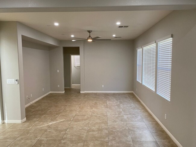 Building Photo - NW!!! 4 bedrooms!!! Pool and Spa!!! All ti...