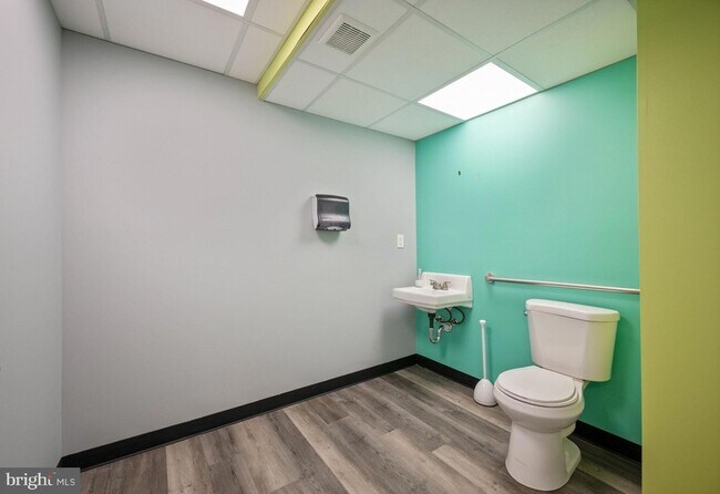 Building Photo - 7917 Wise Ave