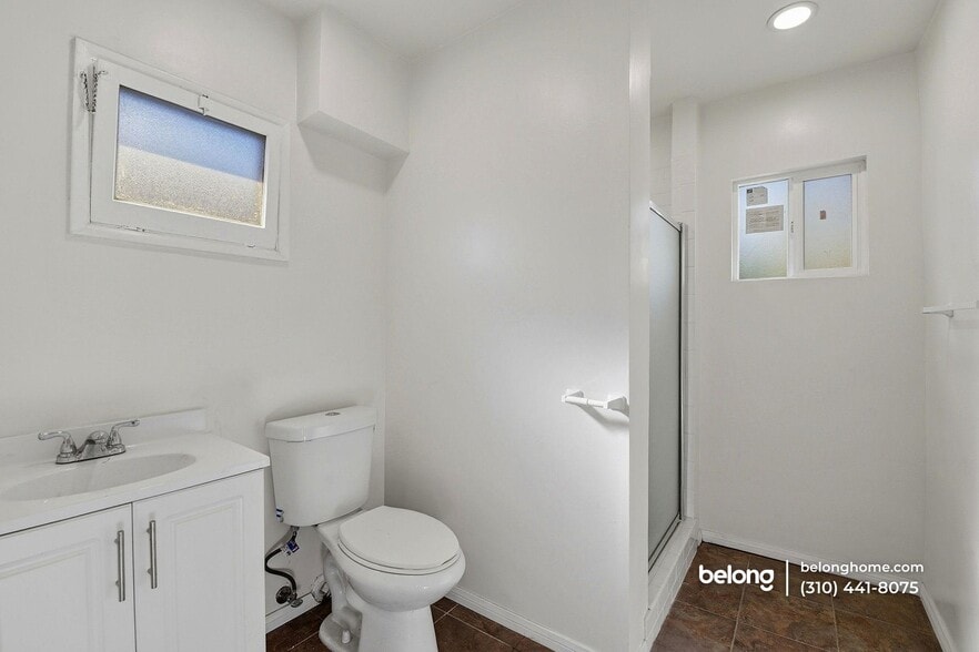 Building Photo - 18601 Keswick St