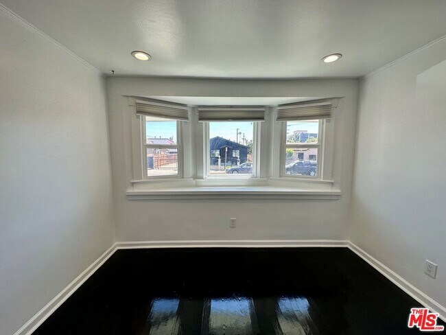 Building Photo - 3507 E 3rd St