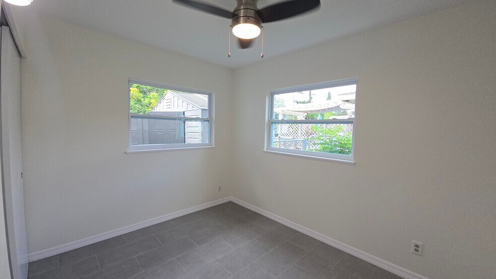 Building Photo - 115 15th Ave SW