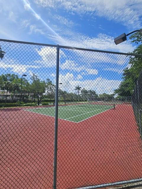 Building Photo - 7872 Sanibel Dr