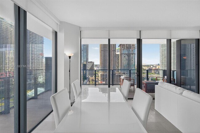 Building Photo - 68 SE 6th St