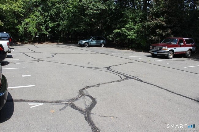 Building Photo - 20 Woodsedge Dr