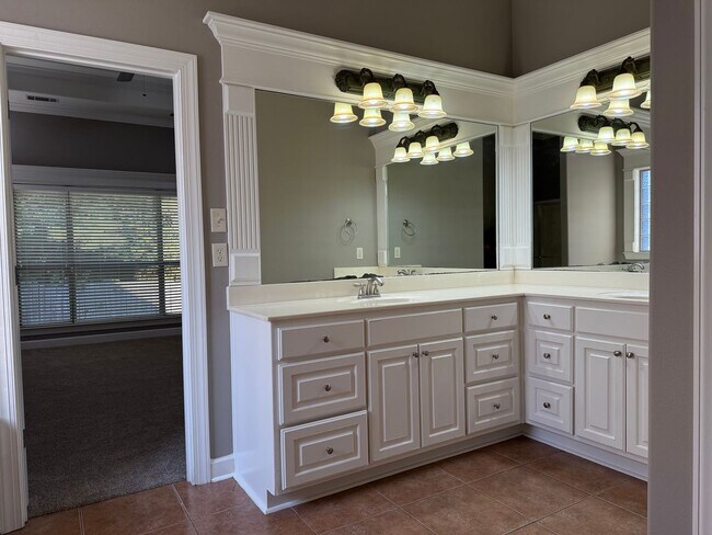 Building Photo - 3200 Mossy Creek Dr