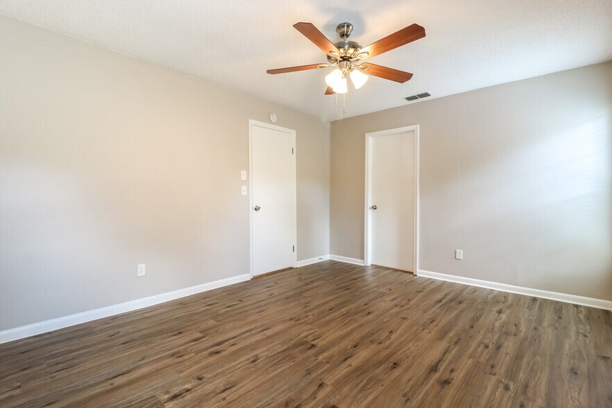 Building Photo - 17507 Cranbrook Dr