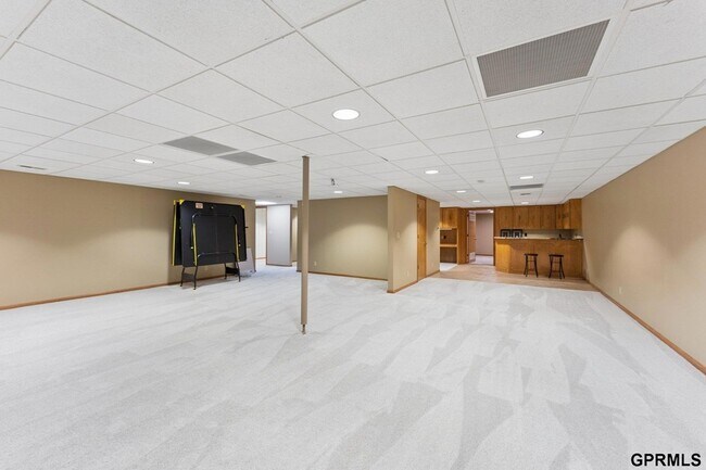 Building Photo - 9723 Fieldcrest Dr