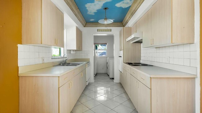 Building Photo - 2207 NE 33rd Ave