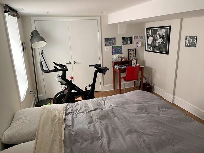 Building Photo - 15 Bonwood St