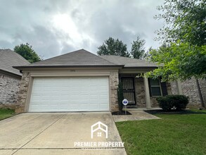 Building Photo - Charming 3BR/2BA Bartlett Area Home | High Ceilings, Stainless Steel & 2-Car Garage