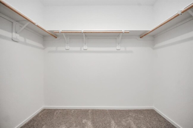 Building Photo - 18036 le gotte