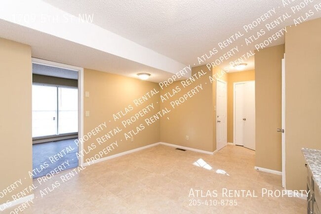 Building Photo - 1709 5th St NW