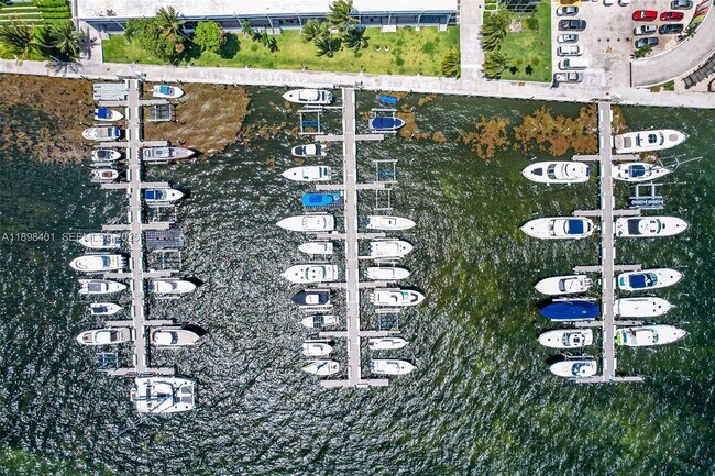 Building Photo - 1915 Brickell Ave