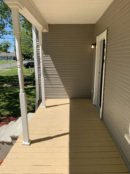 Building Photo - 519 E Evergreen St